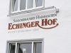 Beschriftung fr Gastronomie in Eching.
Mehrfarbige Ausfhrung mit Dispersionsfarben.
Fassaden Beschriftung von Werbetechnik Hartl